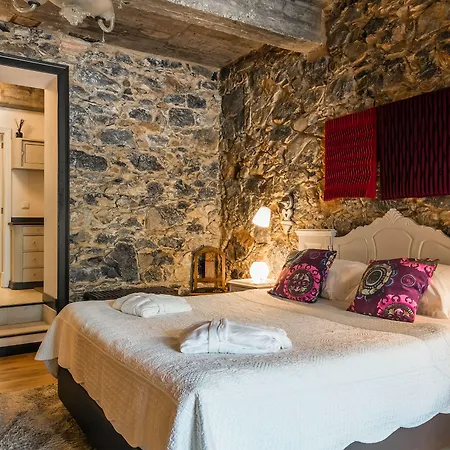 Saudade בית הארחה 4*