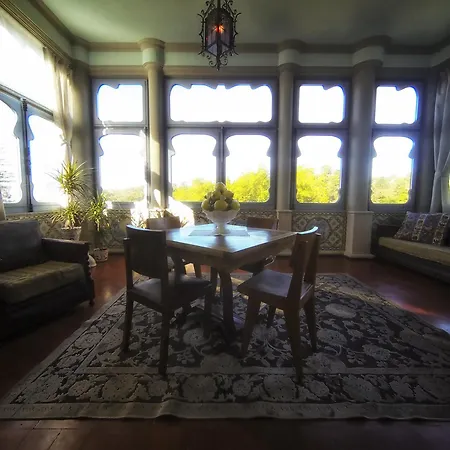 Saudade בית הארחה 4*