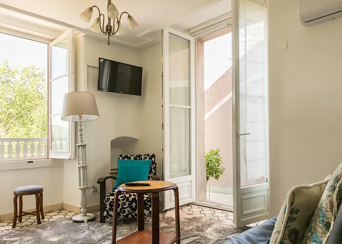 Saudade Guest house 4*